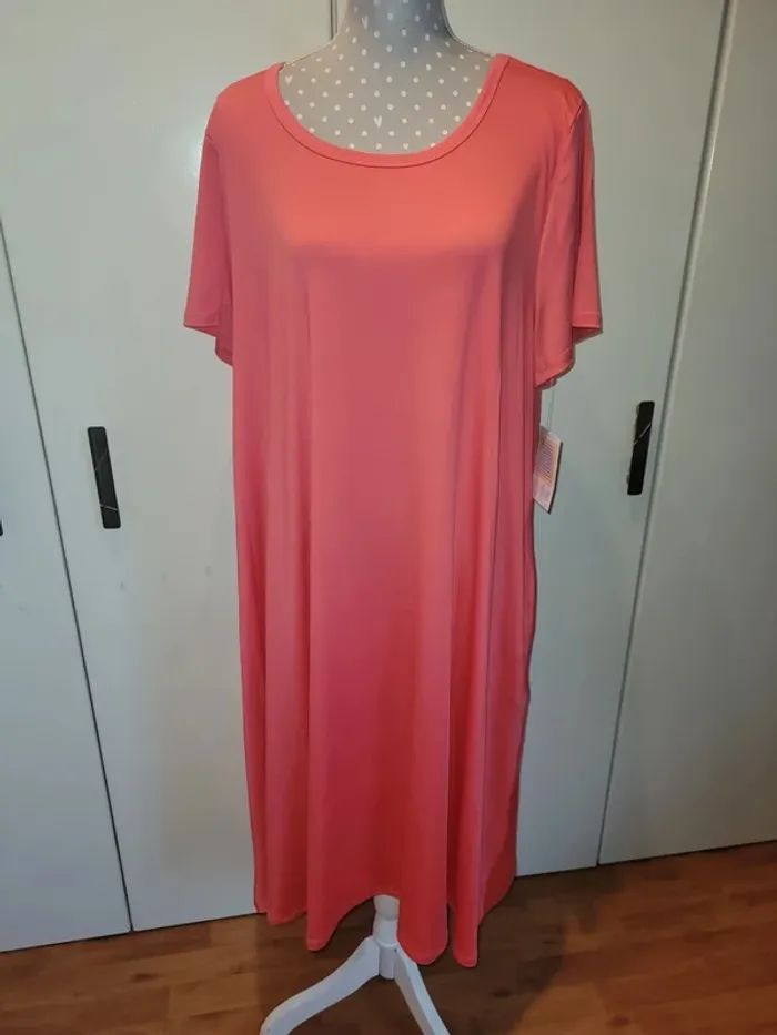 Robe corail fluide 3 XL neuve lolaroe