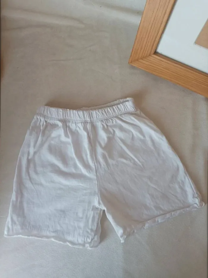 Lot 3 leggings et un short blanc fille 6 mois - photo numéro 3