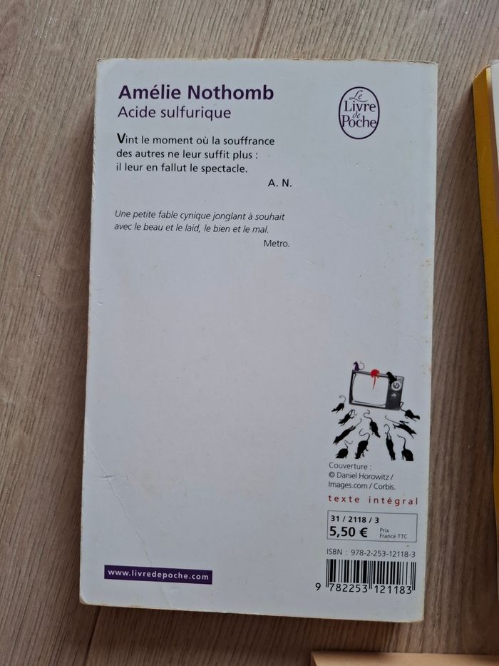 Lot de 3 livres de Amélie Nothomb en bon état - photo numéro 2