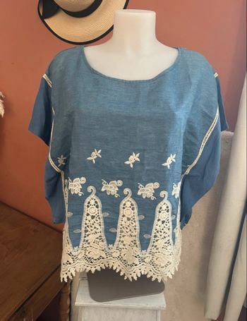 blouse zara bleue broderie dentelle t. m
