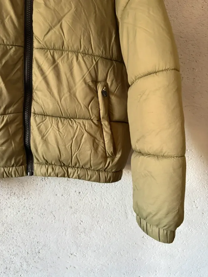 Blouson Fila 9-10ans 🚗 - photo numéro 4