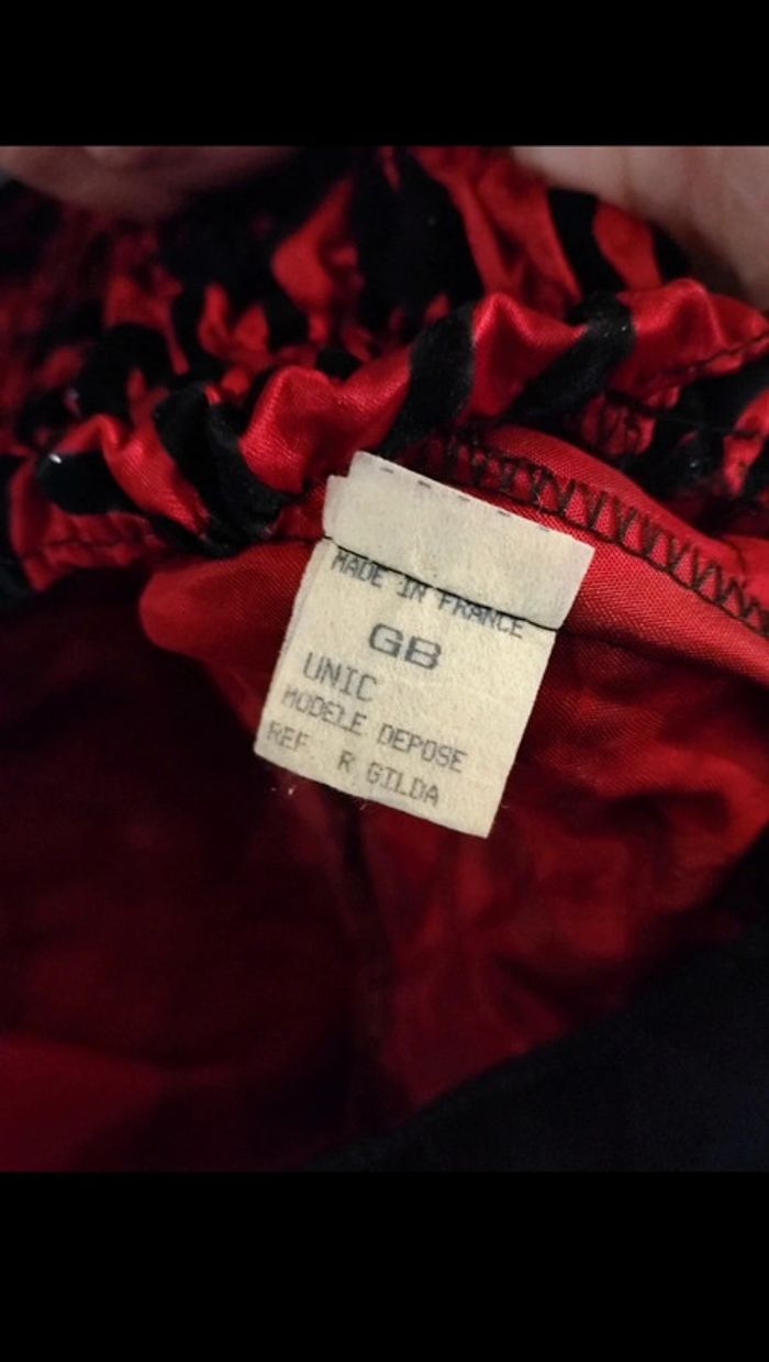 Robe burlesque rouge et noire - photo numéro 5