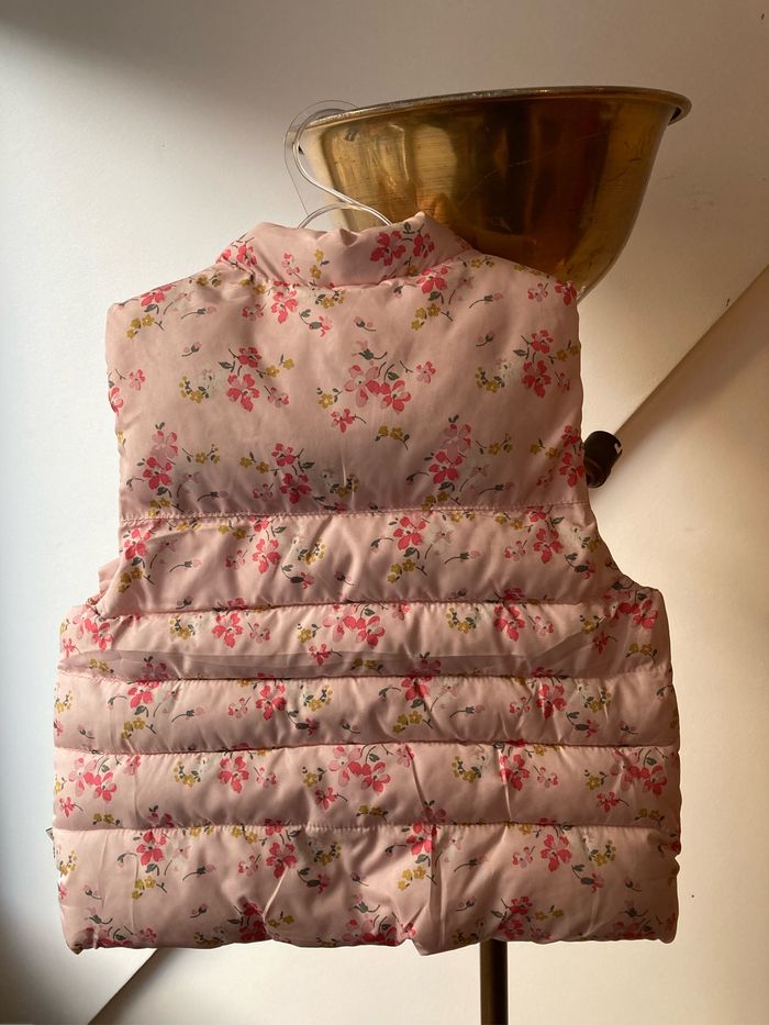 Doudoune sans manches Gap Baby - photo numéro 2