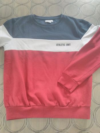 Sweat 14 ans comme neuf 