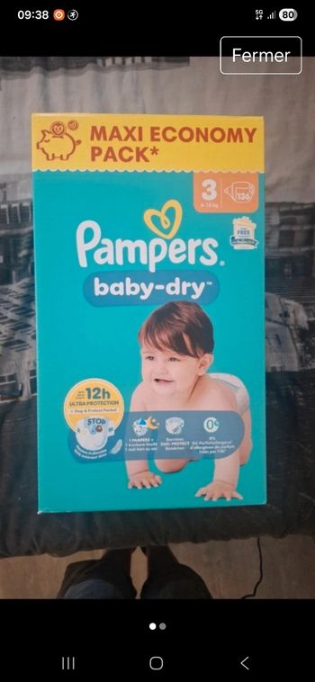 Paquets de couches pampers taille 3 neuf 136 couches 