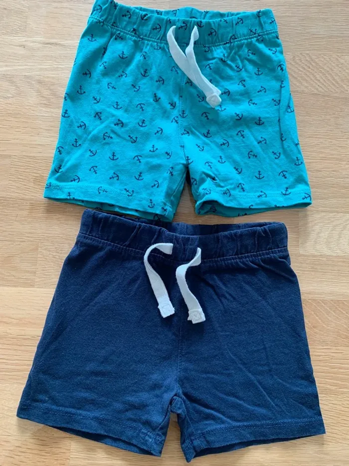 Lot 2 shorts 18 mois