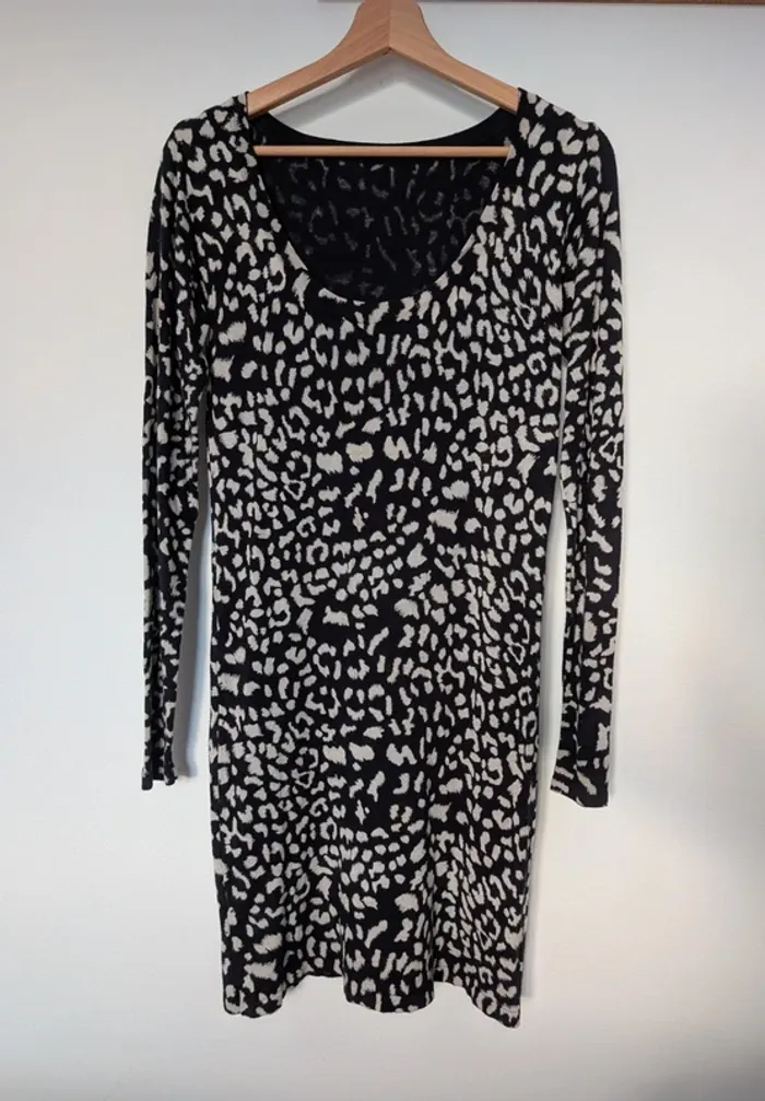 Robe motifs léopards