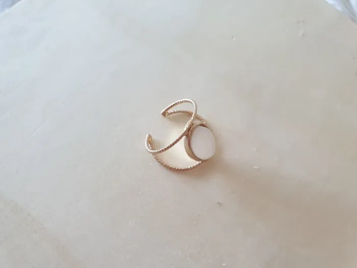 Ensemble boucles d'oreilles, bague et bracelet - photo numéro 3