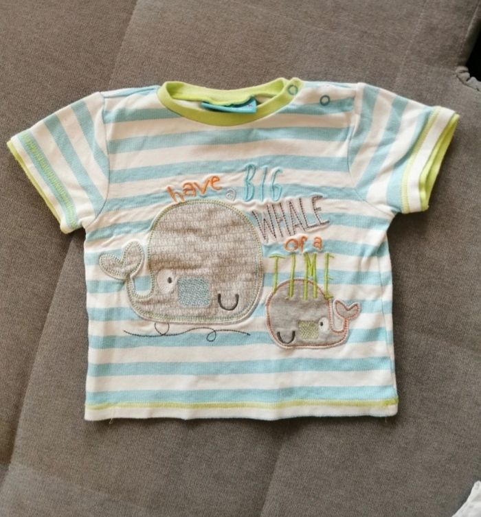 T-shirt bébé taille 12/18 mois