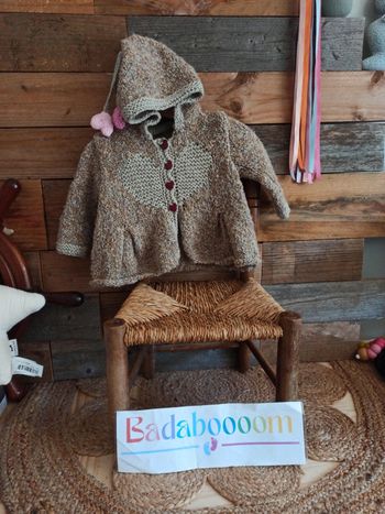 Gilet fille fait main 6 mois tbe