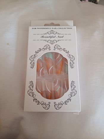 Ensemble manucure faux ongles neuf