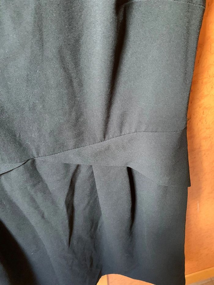 Joli robe noir habillée taille 42 - photo numéro 2