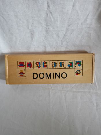 Dominos en bois complet