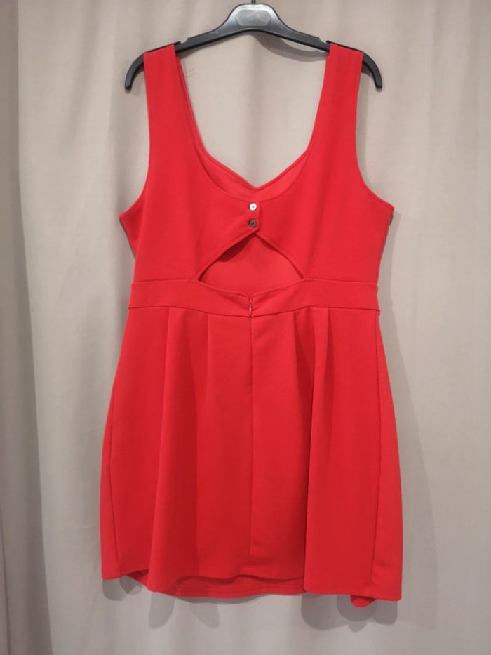 Robe rouge - photo numéro 3