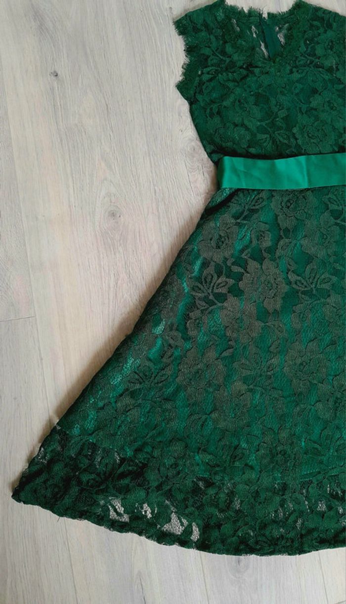 Robe Lindy Bop en dentelle - photo numéro 3