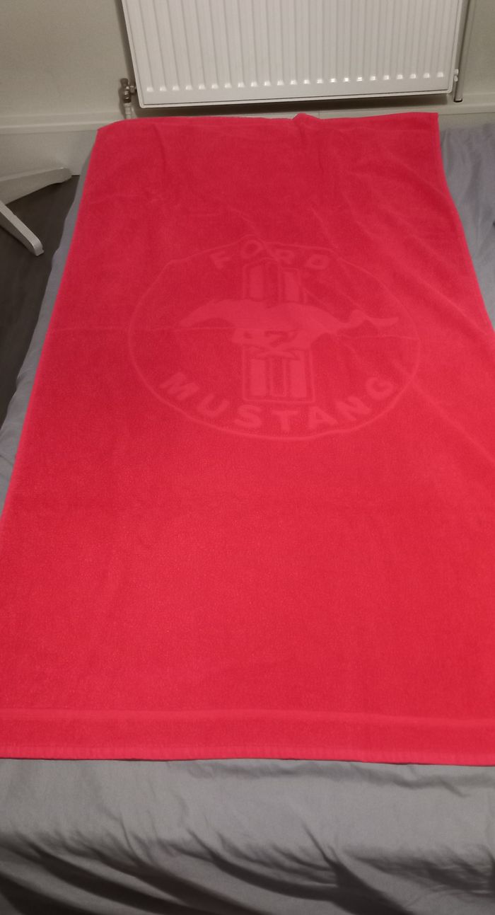 Serviette de plage Mustang