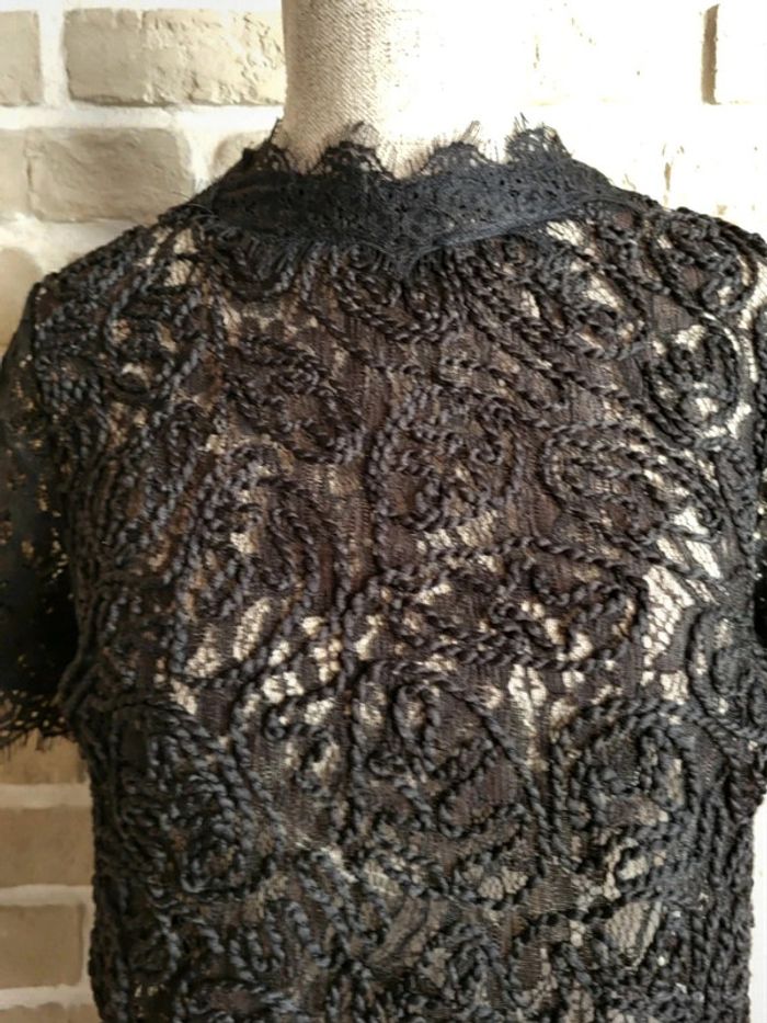Blouse en dentelle noire Zara - Neuve avec étiquette - photo numéro 3