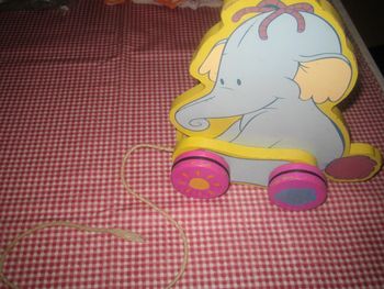 éléphant en bois à tirer