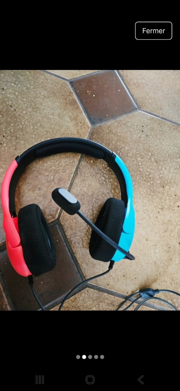 Casque filaire switch et sa sacoche de transport - photo numéro 2