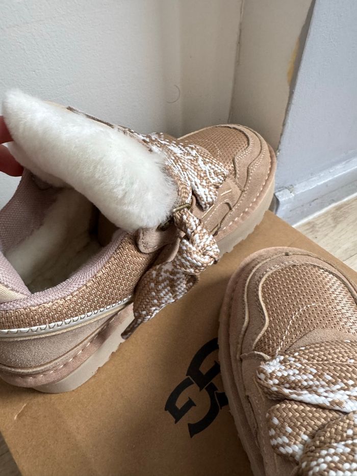 Ugg Lowmel beige - Taille 39 - photo numéro 3