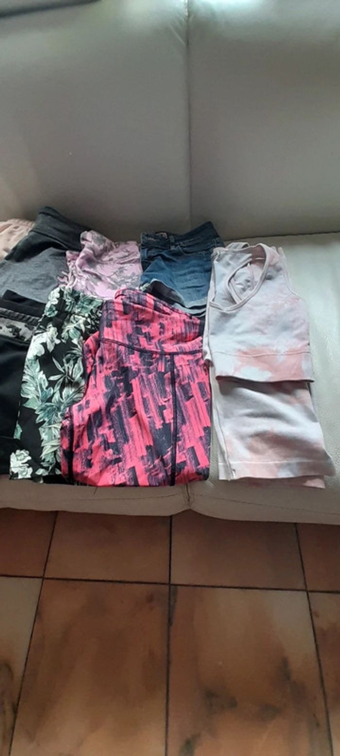 12 shorts et 1 brassière - photo numéro 3
