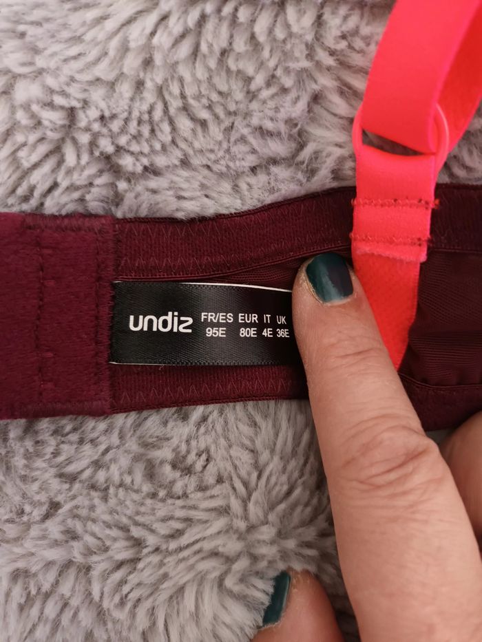 Soutien gorge Bordeaux - photo numéro 2