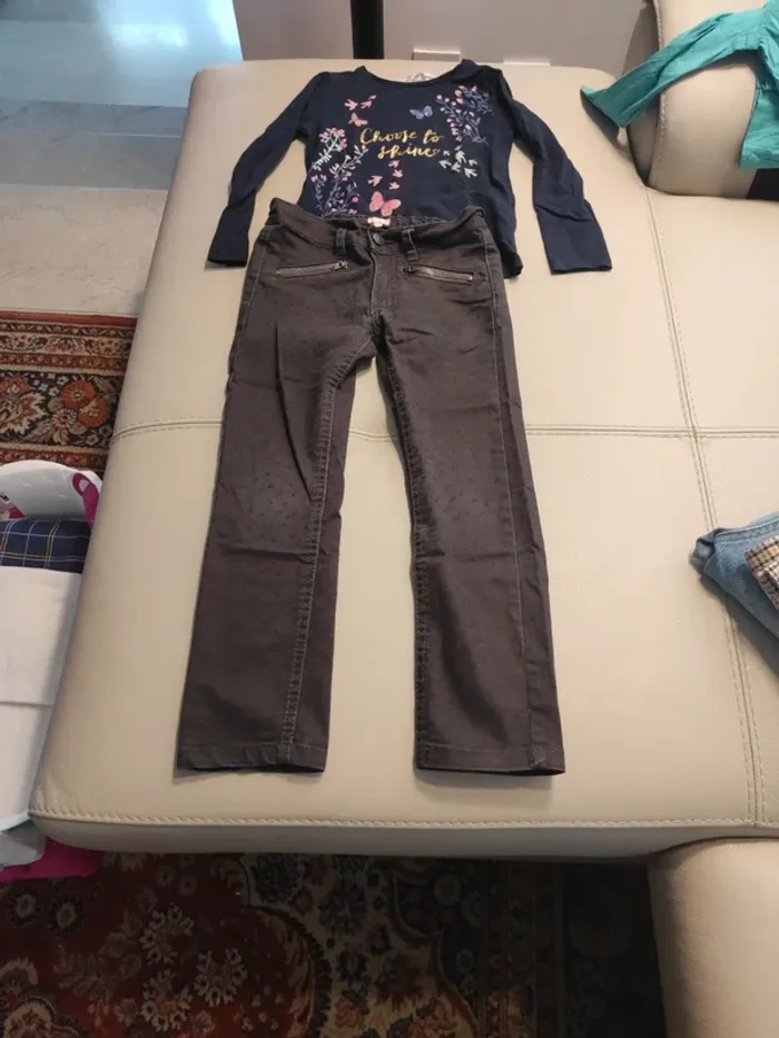 Lot 3 pantalons et 1 Tee shirt manches longues - photo numéro 8