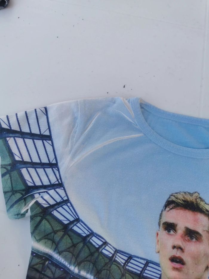 T shirt griezman taille 6 ans - photo numéro 2