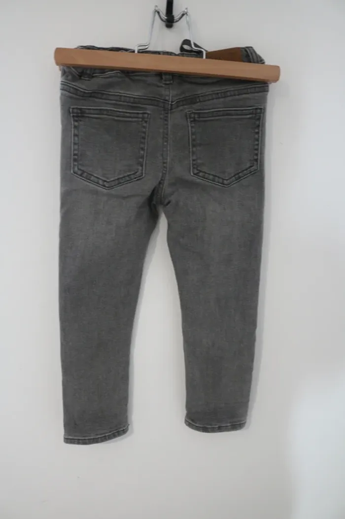 Ensemble polo Kiabi, pantalon Gémo et gilet Primark 3 ans - photo numéro 3