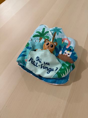 Livre tissu “Où va Petit-Singe ?” – Éditions Auzou