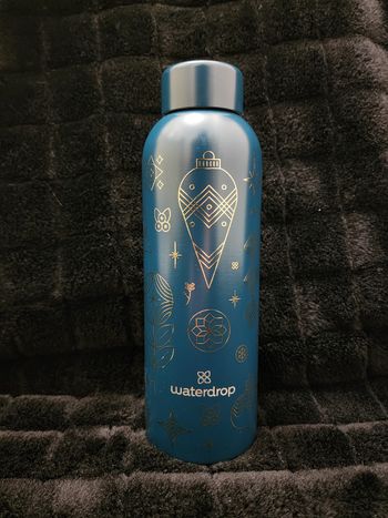 Bouteille édition limitée Noël 2023 waterdrop