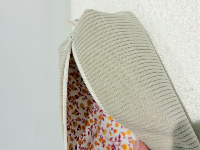 Trousse Beige Velours Côtelé Bureau ou école - photo numéro 3