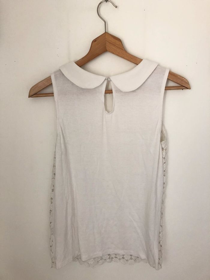 Top blanc avec broderies fleurs col claudine - photo numéro 3