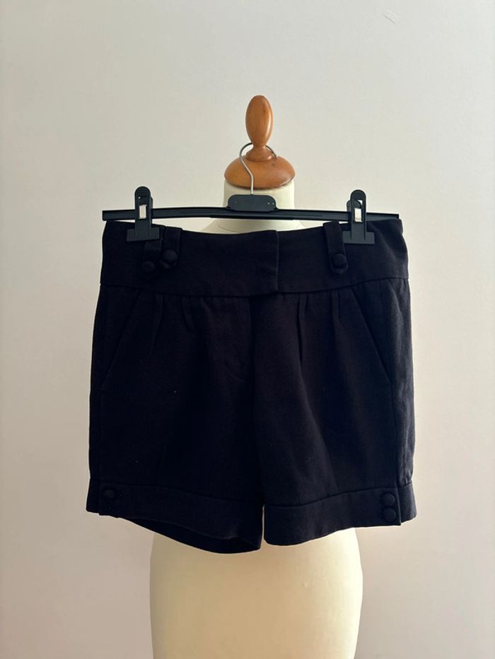 Short femme taille S de marque Cachecache