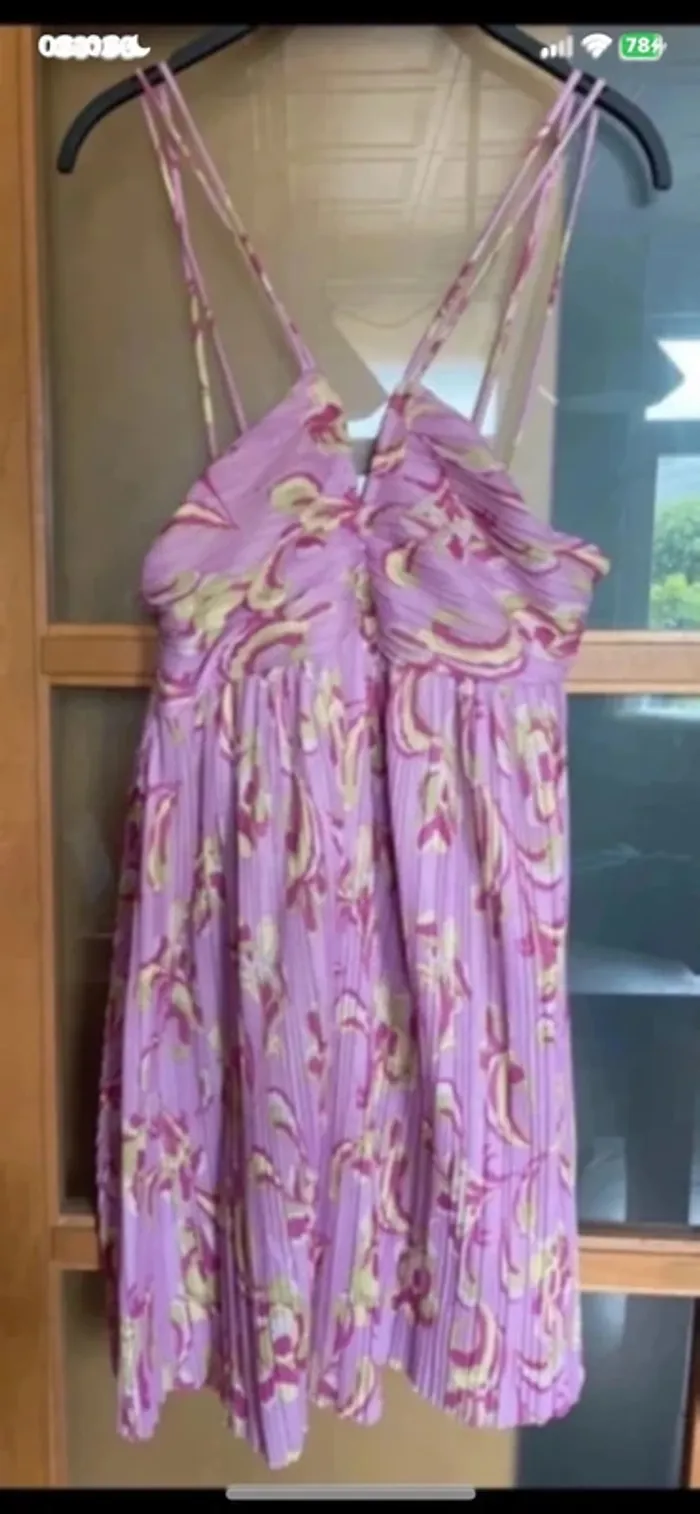 robe dos nu  d’été ZARA taille L rose imprimé jaune - photo numéro 2