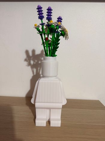 Vase personnage inspiration lego idéal fleurs lego 3D