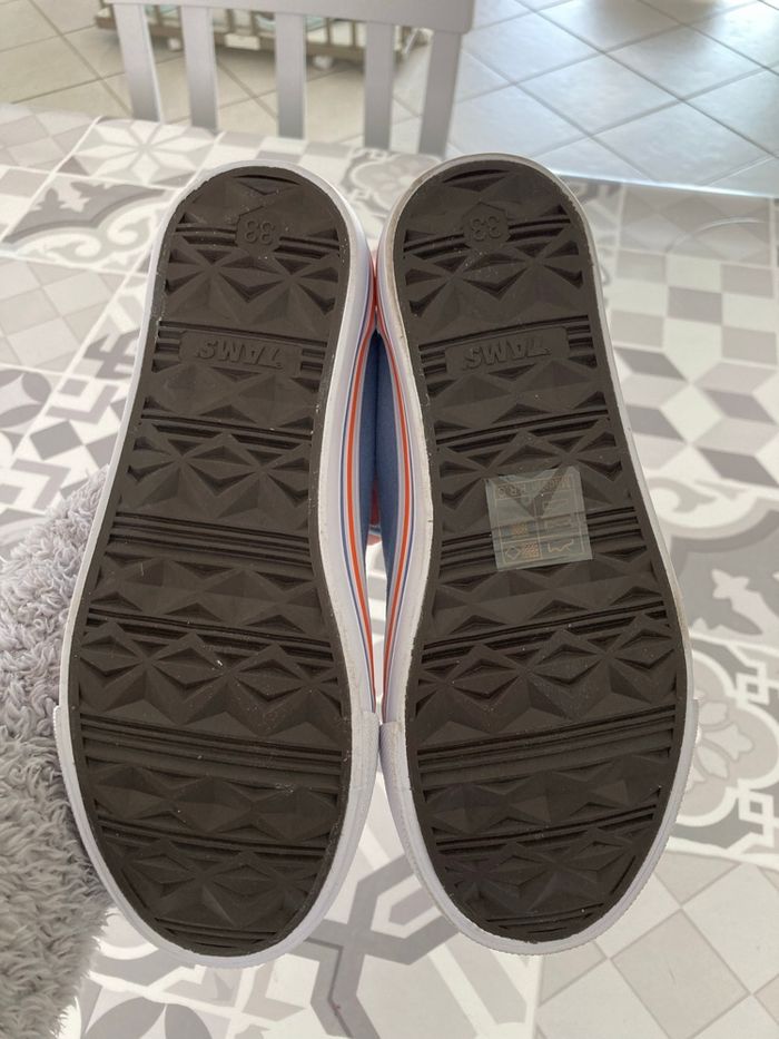 Baskets taille 33 - photo numéro 2