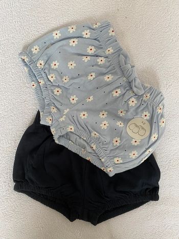 Lot de 2 shorts neuf 3 mois