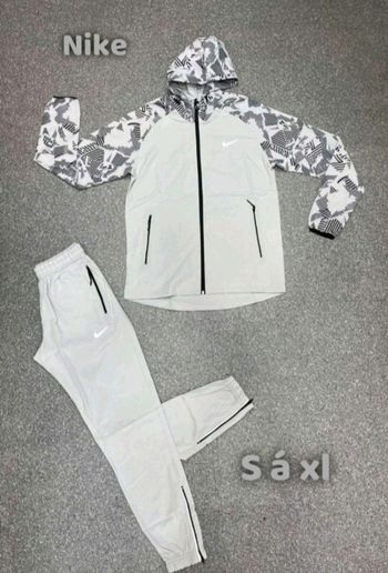 Ensemble nike