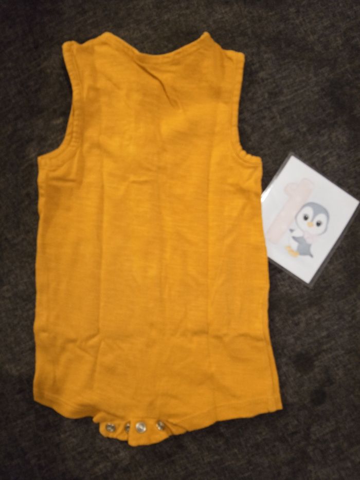 Barboteuse jaune Winnie _ 1 mois - photo numéro 2