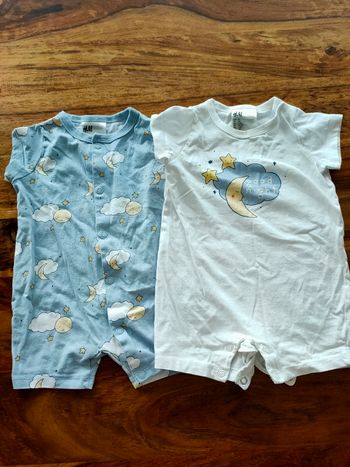 Lot 2 combinaisons H&M 1/2 mois