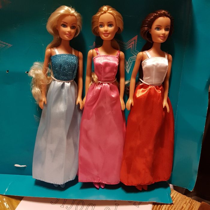 3  poupées  mannequin