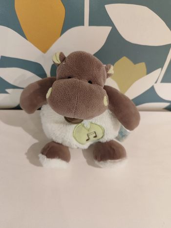 Peluche hippopotame musicale baby nat