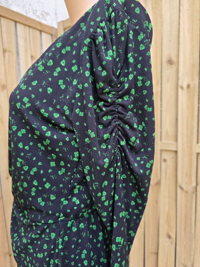 Robe fleurie 🍒MNG🍒portée 1 fois Taille 36 - photo numéro 6