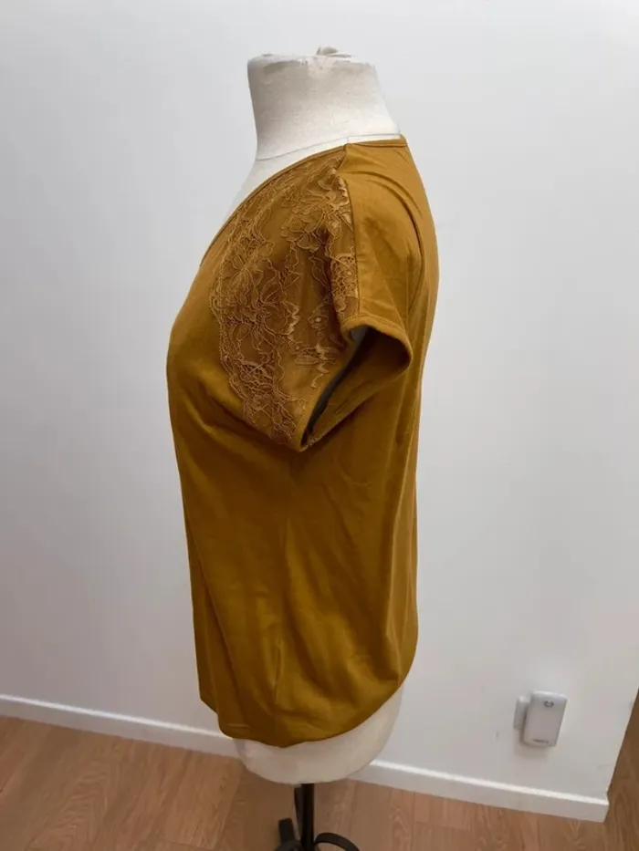 Superbe haut neuf avec brassière integree Damart 🌸 40 L - photo numéro 4