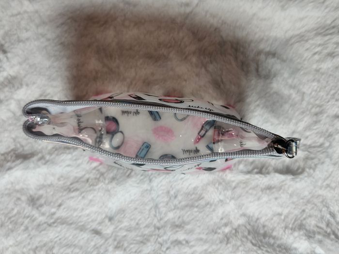 Trousse transparente Make Up grise – maquillage voyage 19x10 cm - photo numéro 2