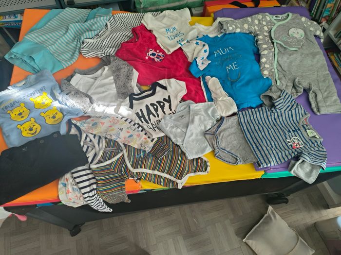 Lot bébé garcon 6 mois - photo numéro 7