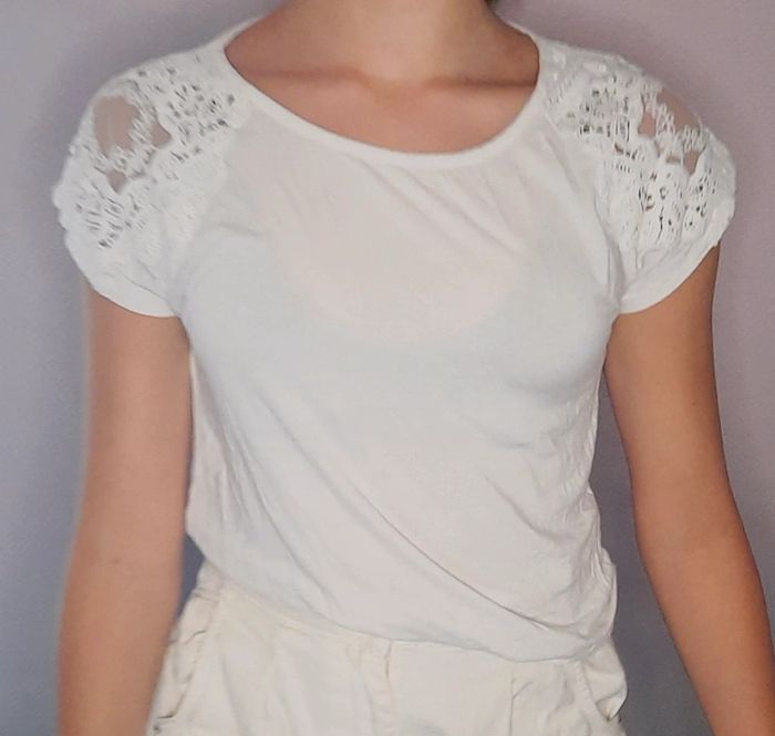 Tee-shirt dentelle