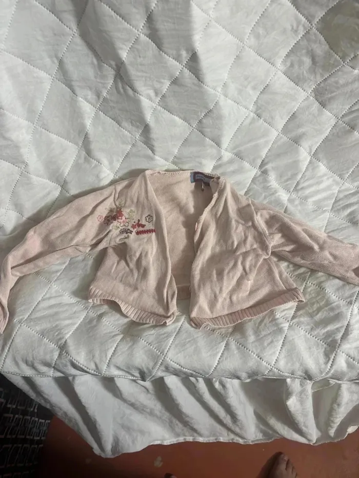 Gilet taille 23mois marque premier rôle