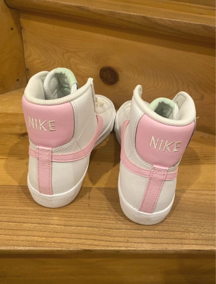 Basket Nike 38,5 - photo numéro 7